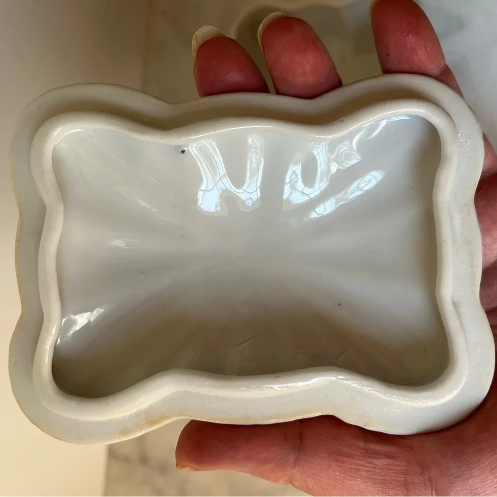 Elegant White and Gold Ceramic Trinket Box vintage